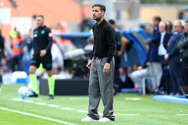 Fabregas félicite son équipe après un nul prometteur face à