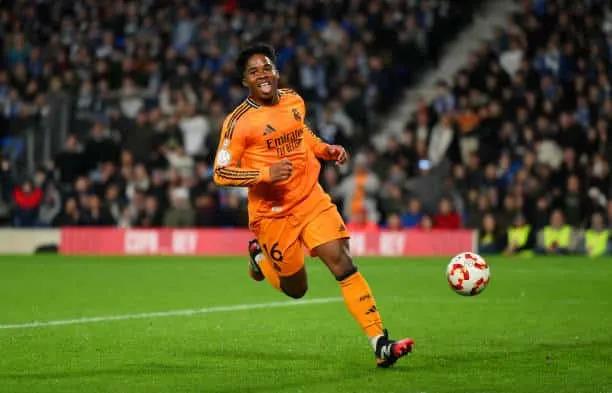 Arsenal, Tottenham et l'AC Milan se joignent à la Roma dans